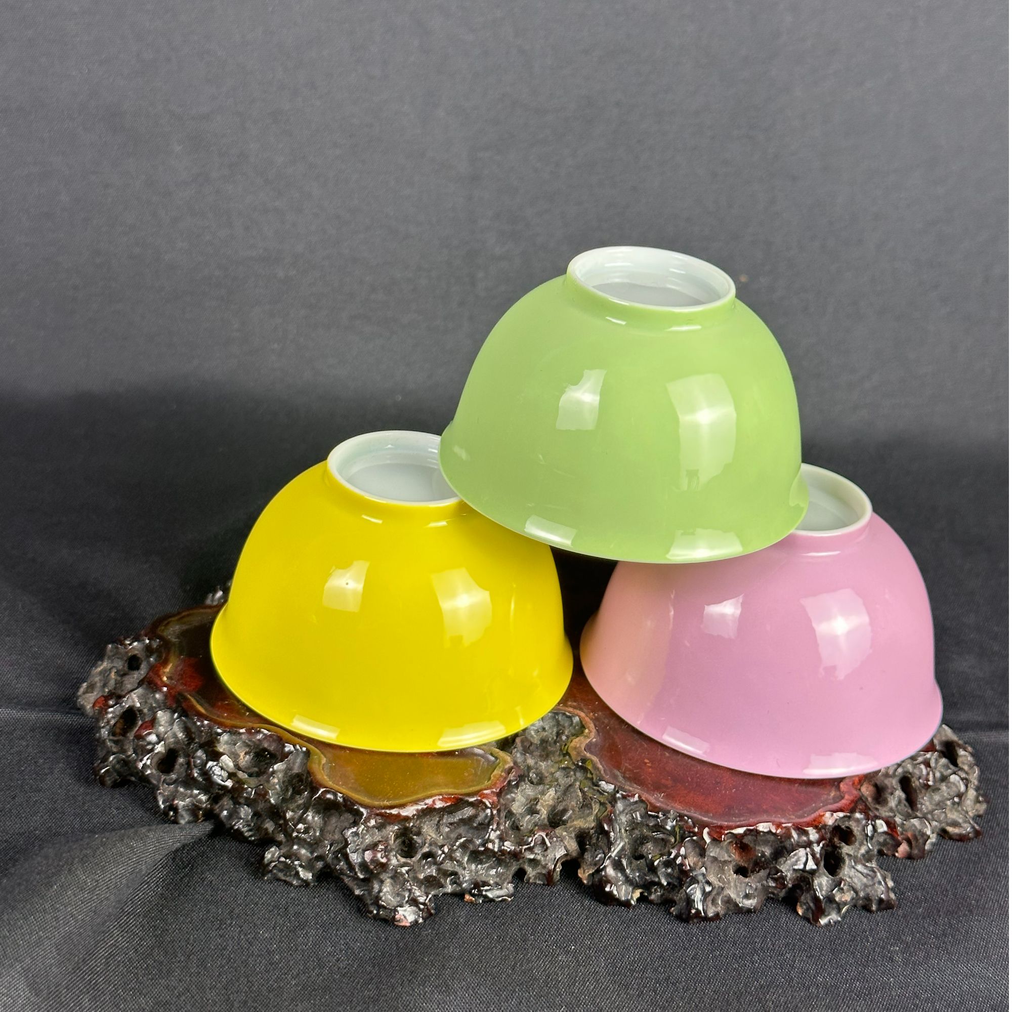 【器度甄选】景德镇清本源 内模印海水纹外十二色蛋杯