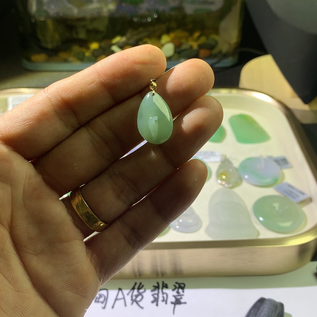 颈饰未镶嵌翡翠悟道