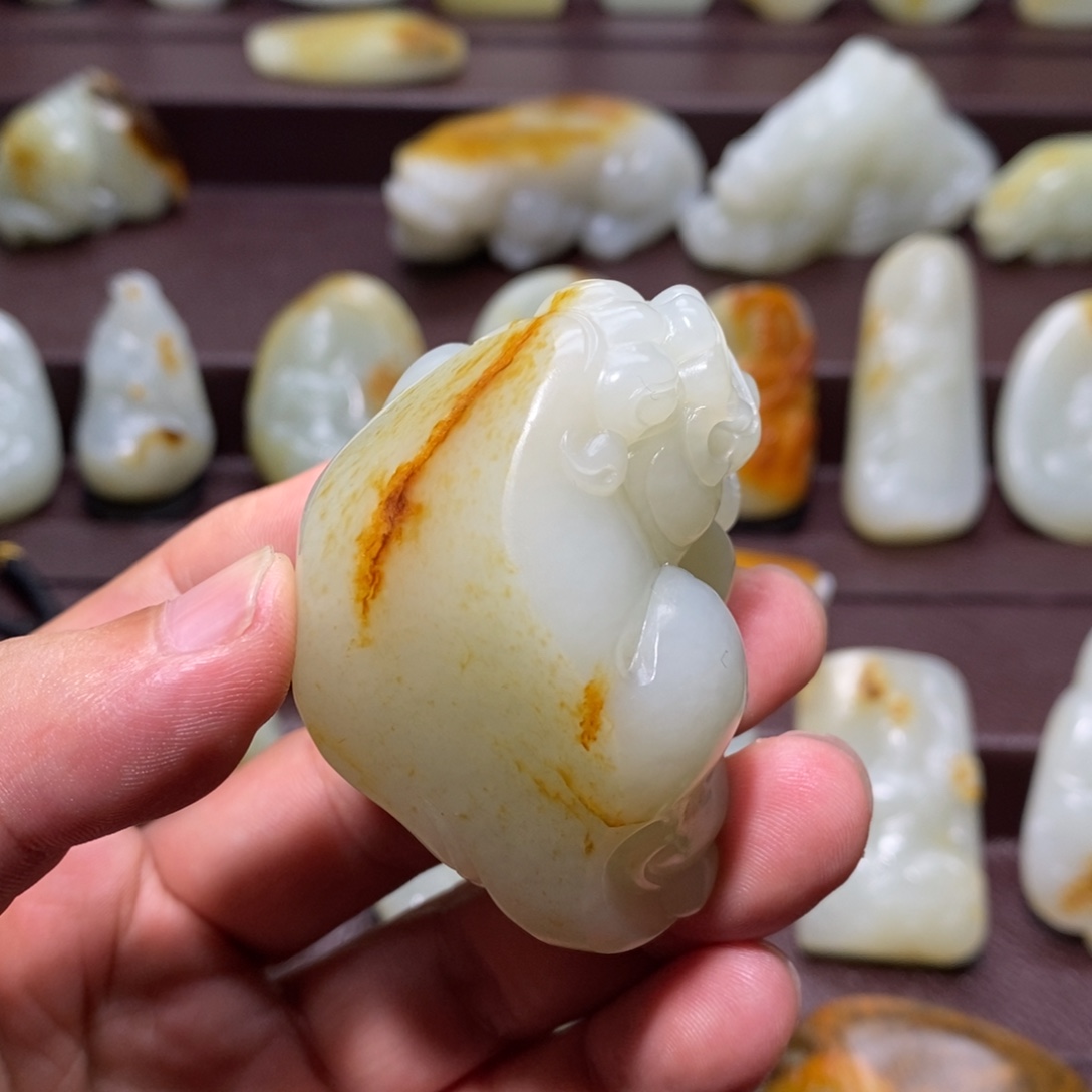 缕***选颈饰未镶嵌和田玉