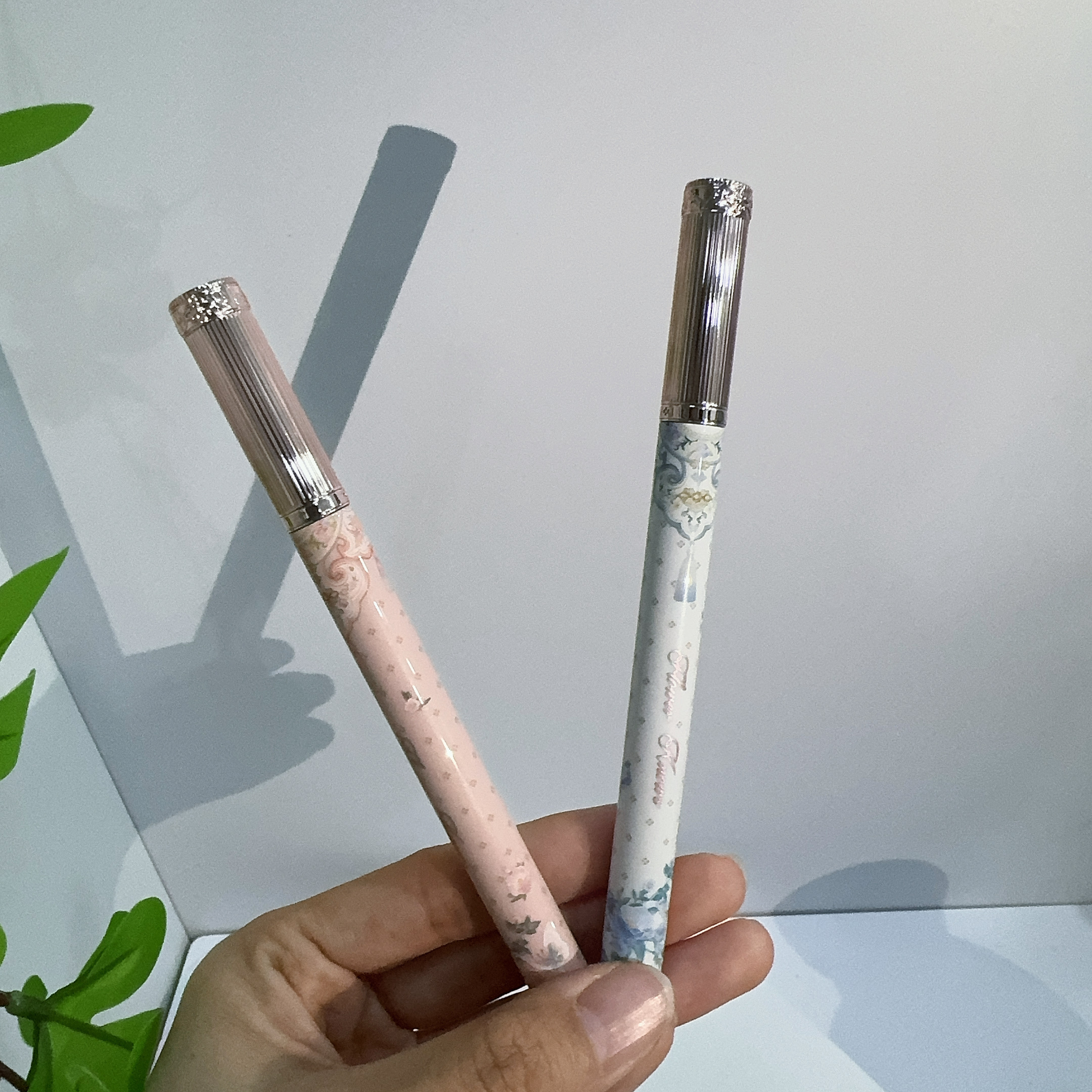 花知晓蝴蝶云间眼线液笔