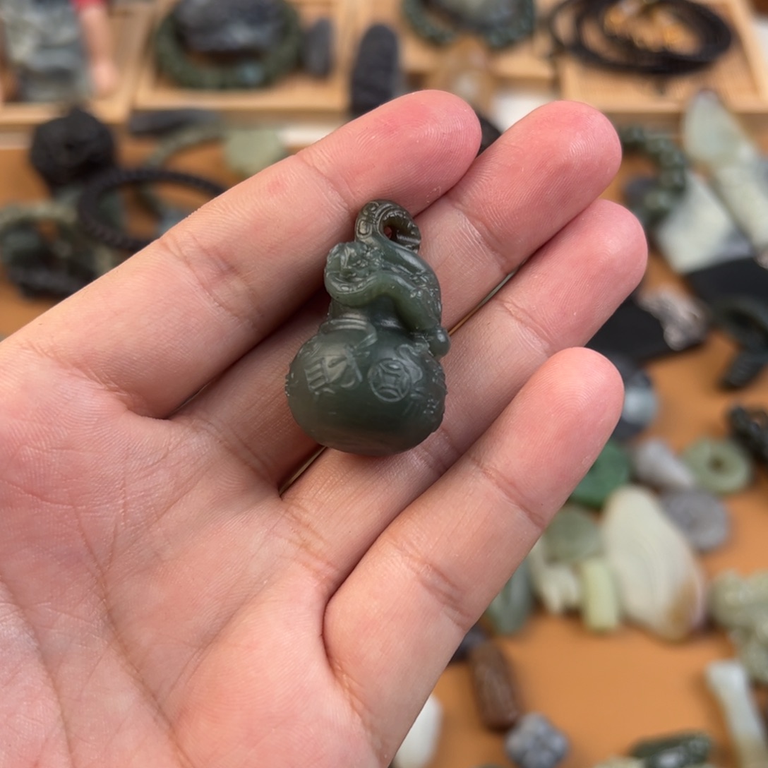 和田玉颈饰未镶嵌我***星