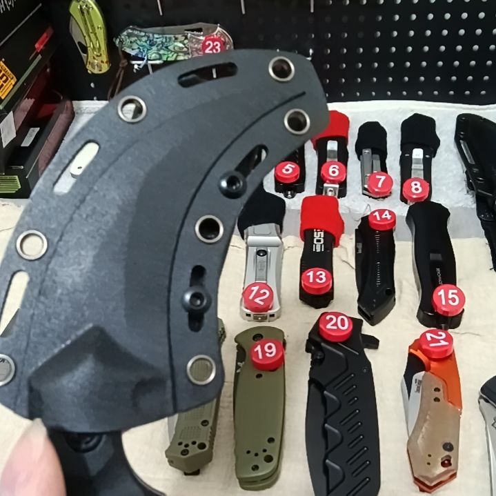 用***5户外多功能防身工具