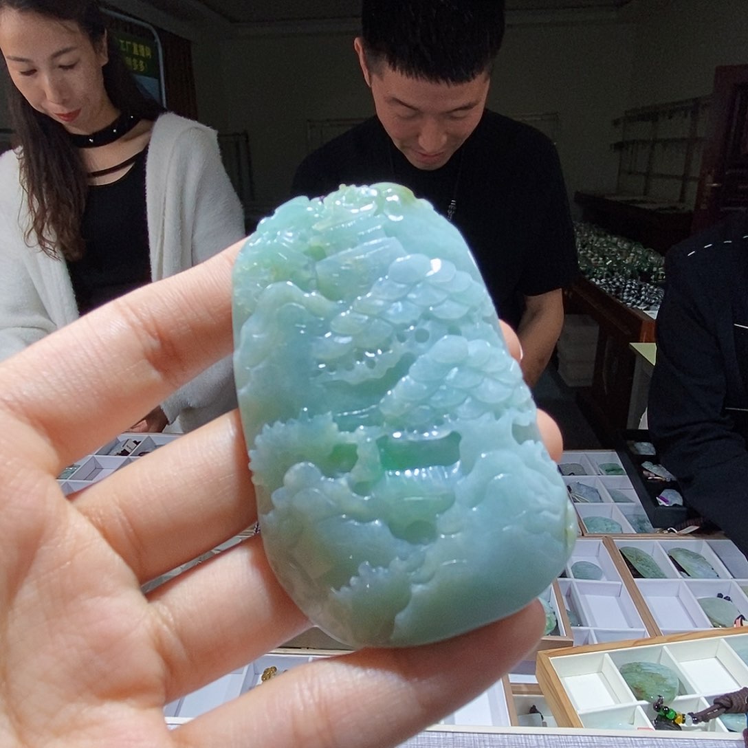 翡翠未镶嵌颈饰翡翠