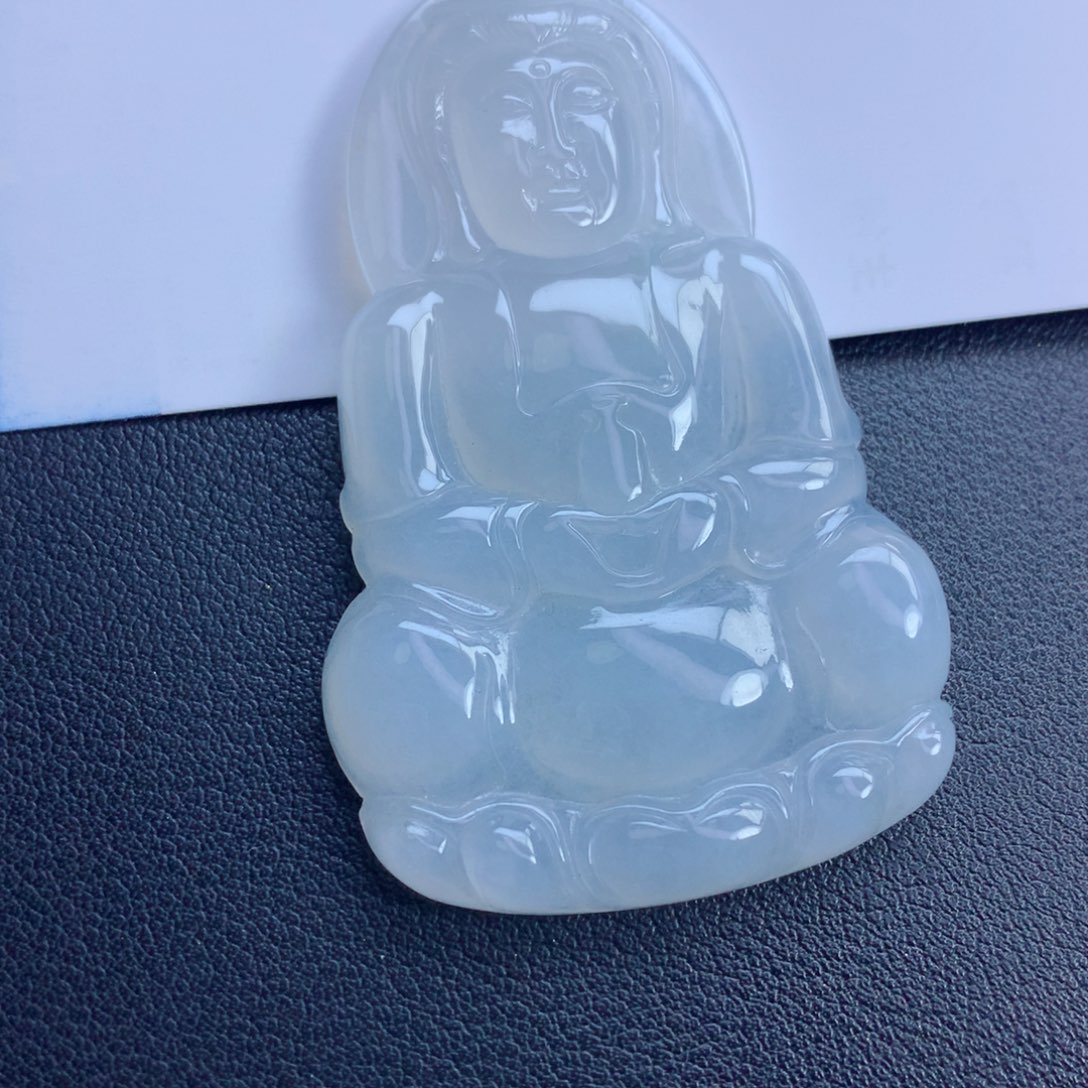 翡翠颈饰未镶嵌观音