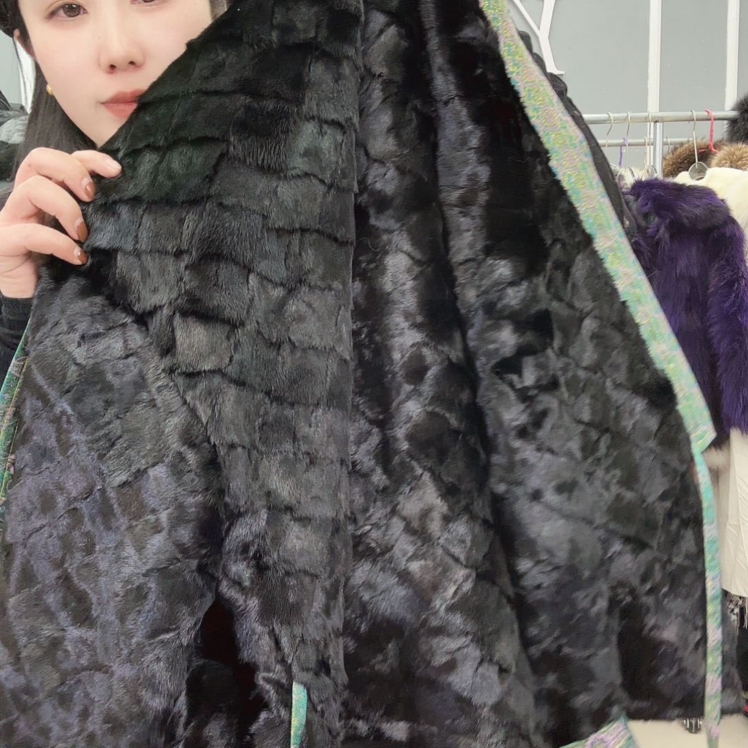 姚小妖家高端皮草