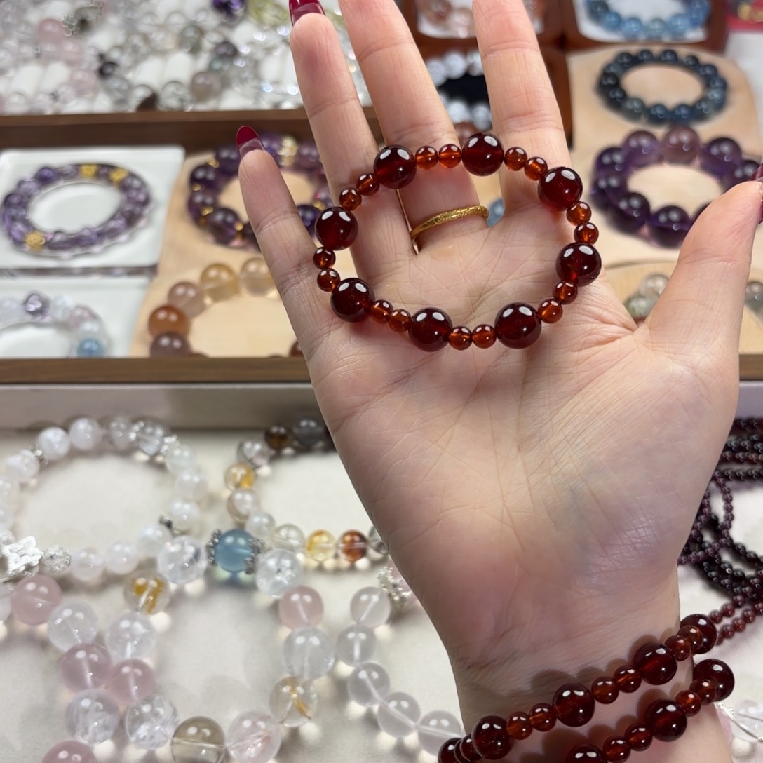 未镶嵌石榴石手链