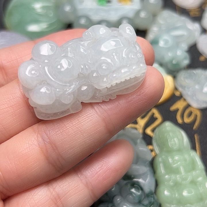 老***孩翡翠未镶嵌颈饰天然翡翠貔貅手链