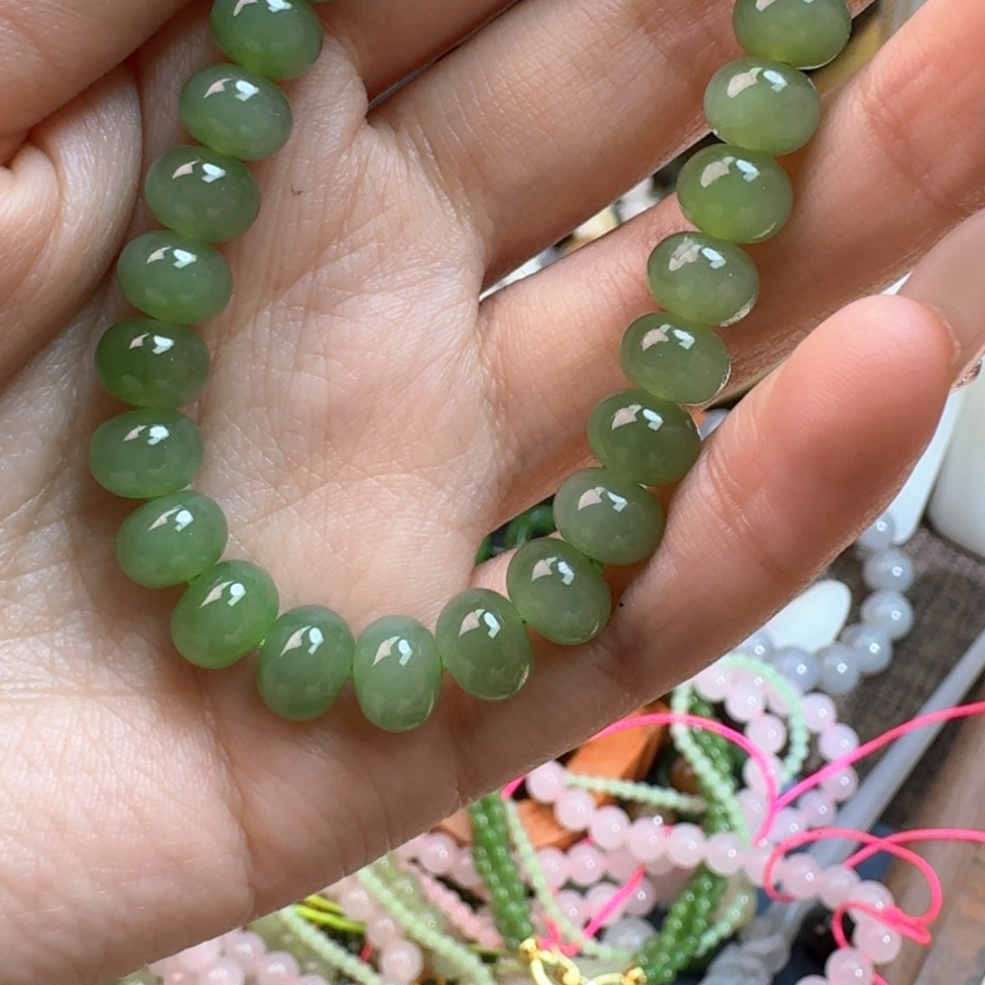 和田玉耳饰未镶嵌小**儿