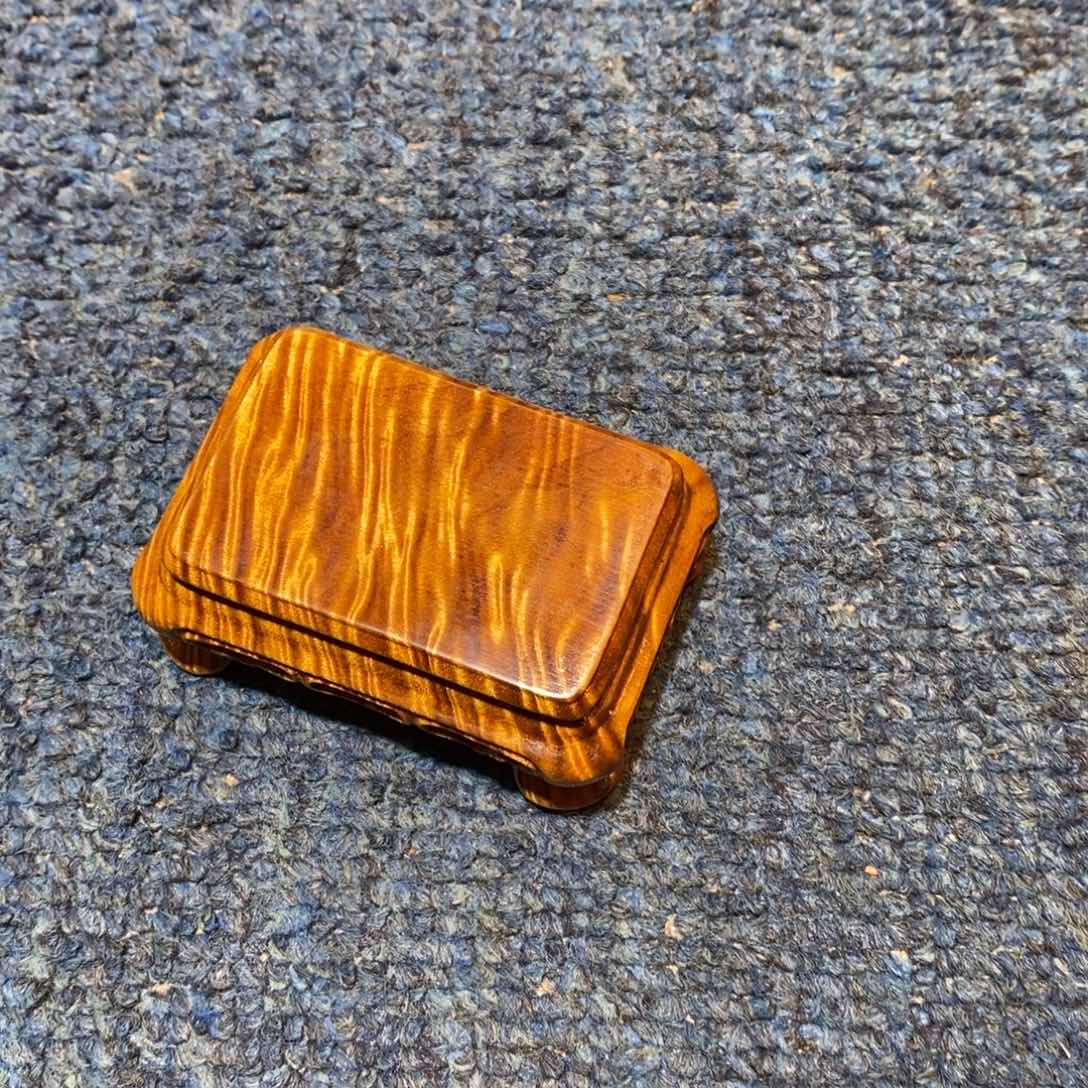 金丝楠央****金丝楠丝金丝楠木