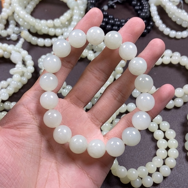 有***航未镶嵌和田玉把件