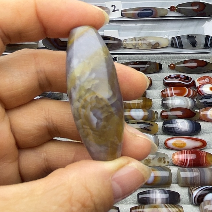 用***3玛瑙/玉髓未镶嵌颈饰