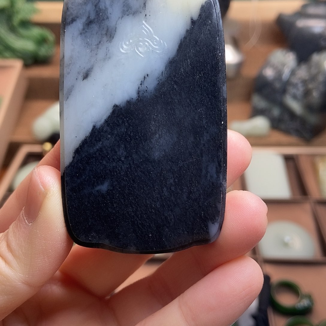 和田玉（糖玉）颈饰未镶嵌