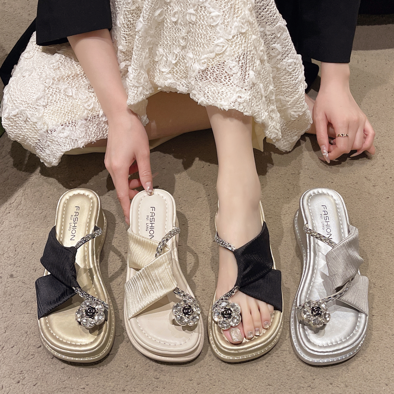 法式厚底凉鞋女夏季外穿配裙子水钻仙女休闲鞋两穿夹趾水晶凉拖鞋