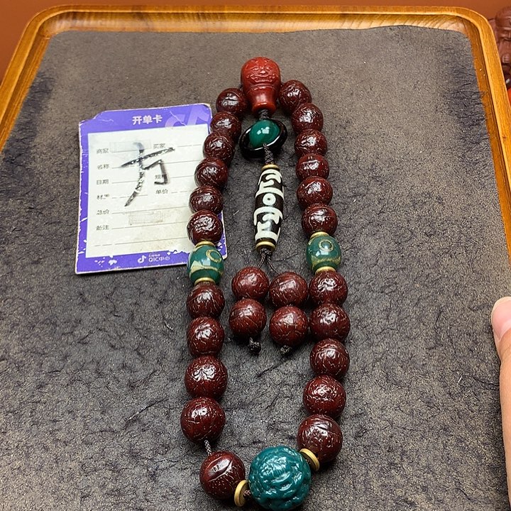 凤眼菩提吊坠手持