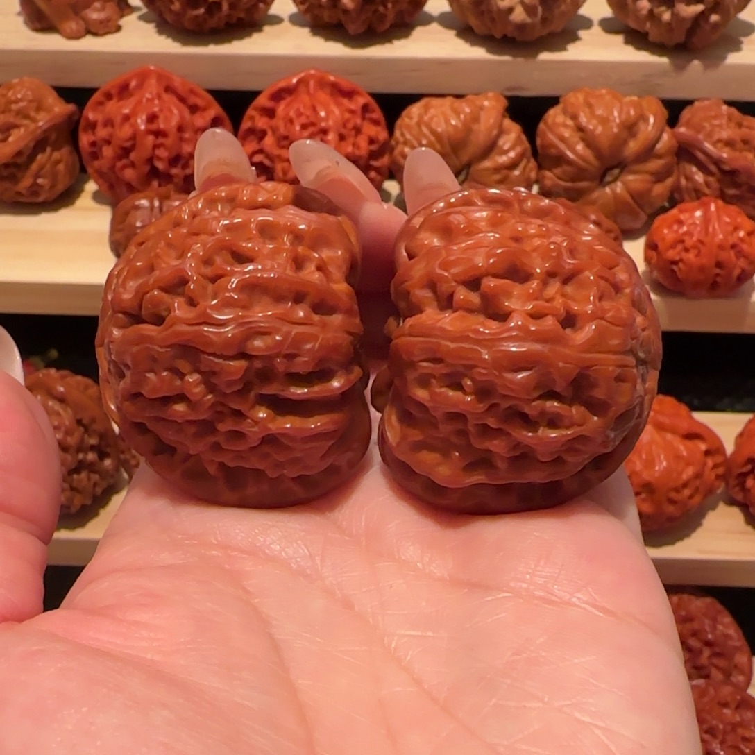 文玩核桃吊坠白狮子43精品2719