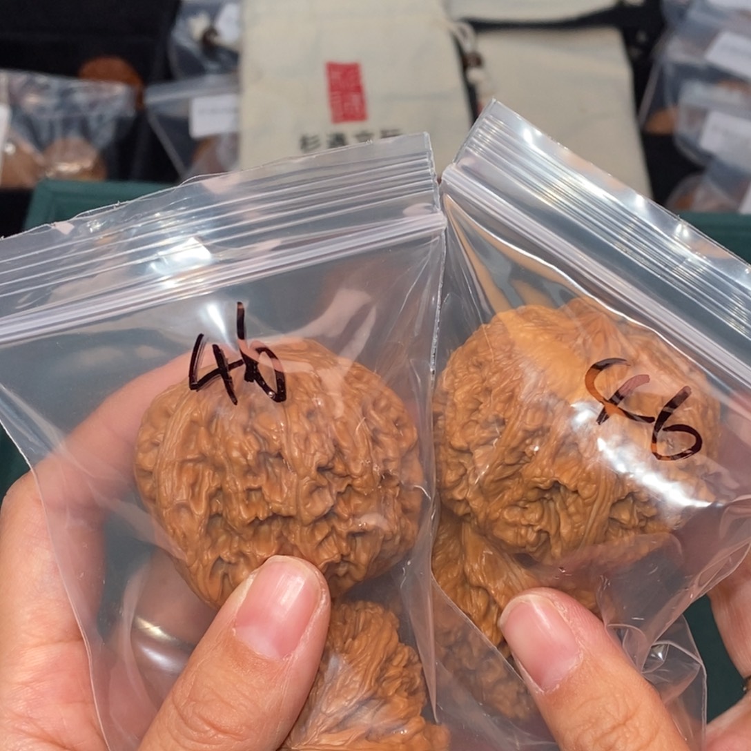 吊坠文玩核桃46粗筋