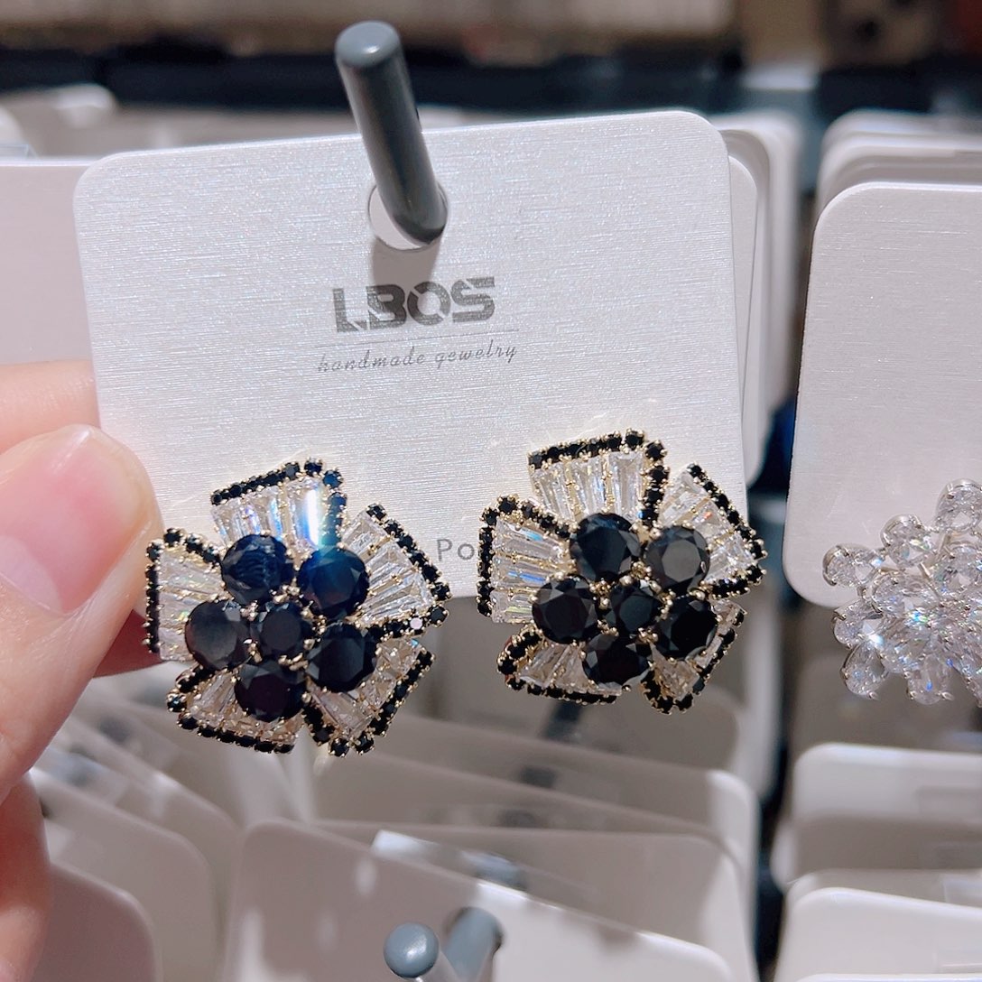 锆石纯铜合金耳环的