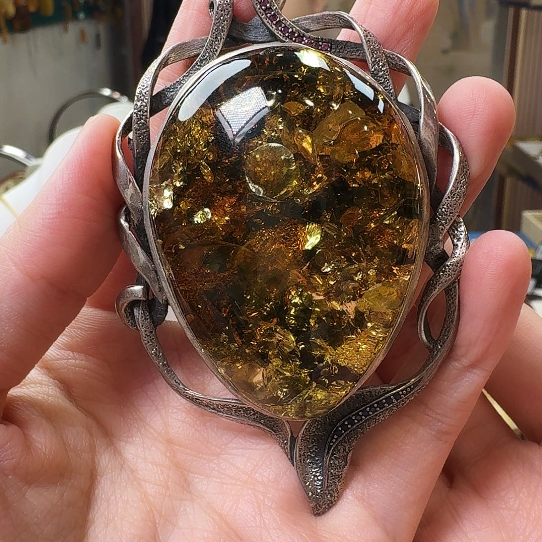 琥珀未镶嵌颈饰吊坠
