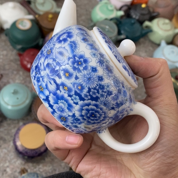 陶瓷艺术品及陶瓷壶