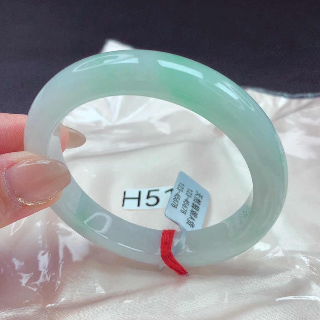 翡翠手镯未镶嵌手镯88