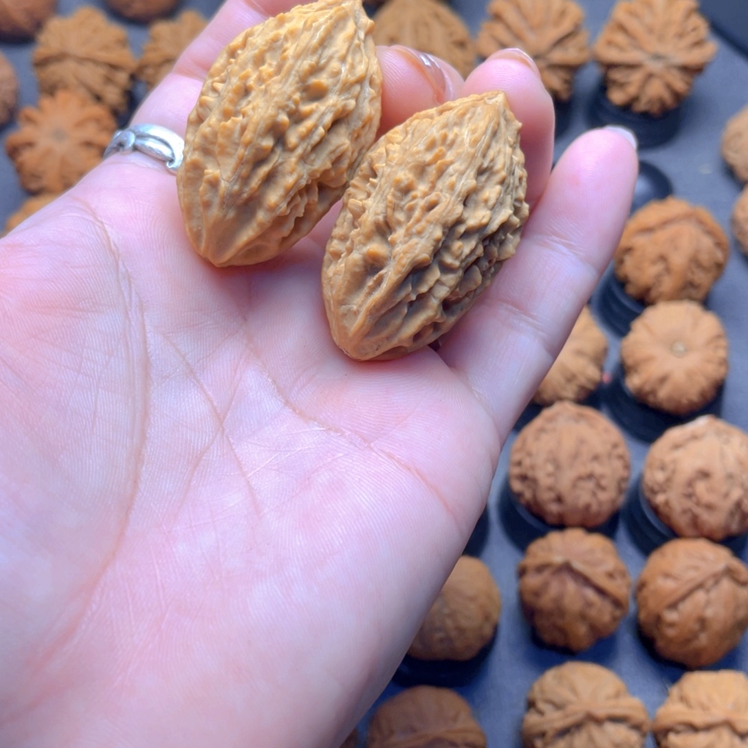 ～***生核桃文玩把件小金瓜