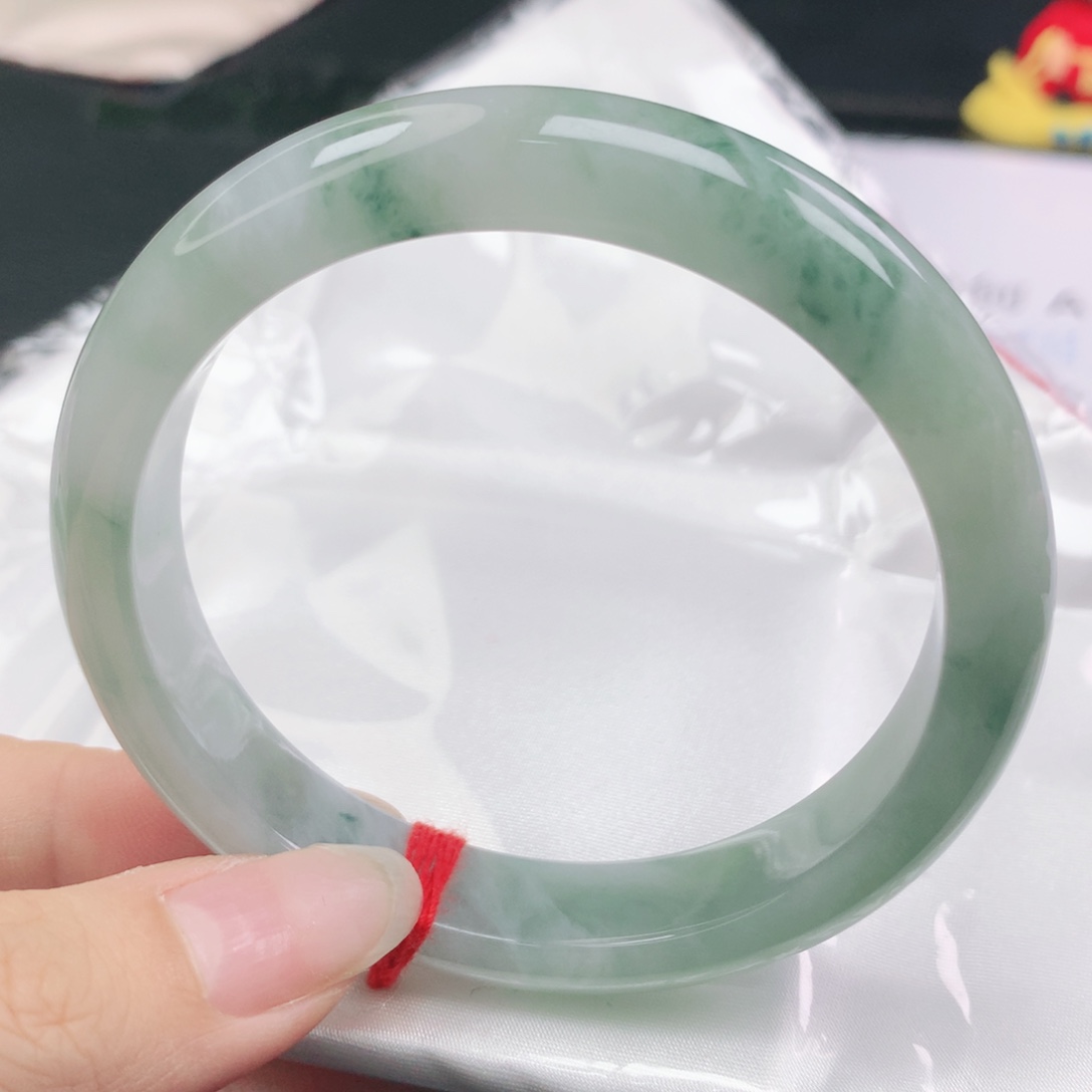 翡翠未镶嵌手镯翡翠59.1飘绿花正圈