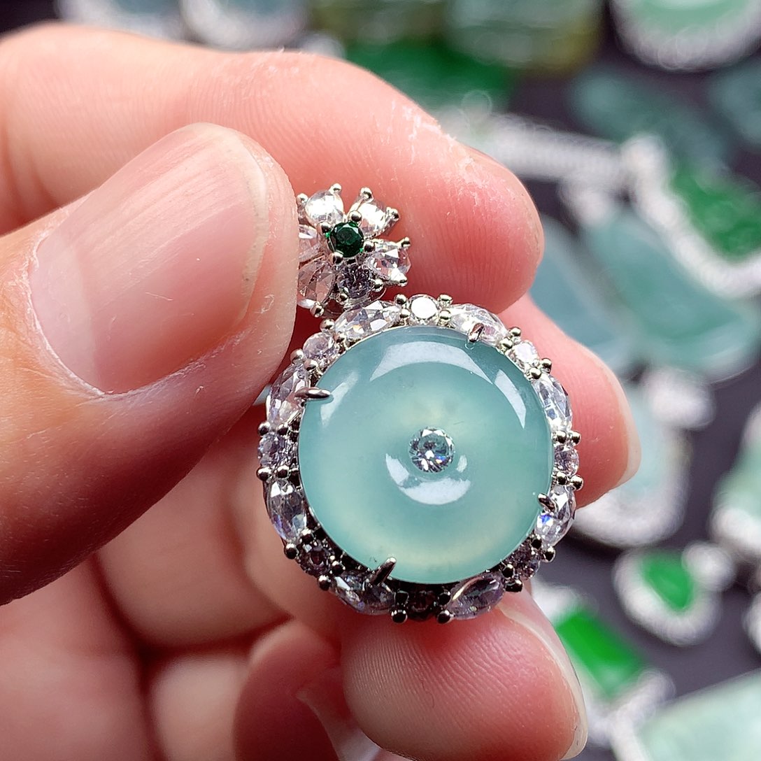 翡翠吊坠(不含链)未镶嵌