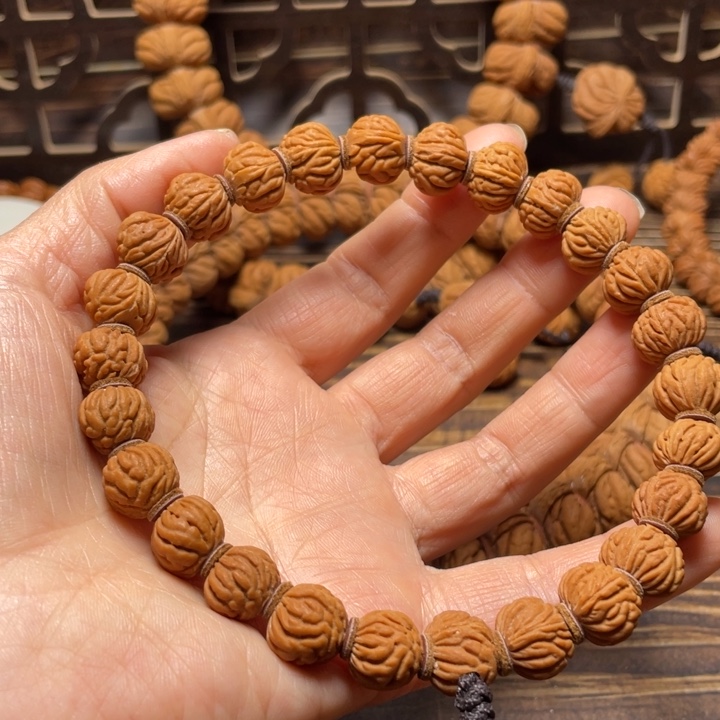 唯****手串桃核小金亚手持1326