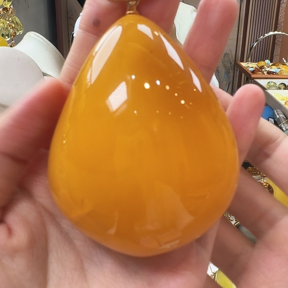 琥珀未镶嵌颈饰吊坠