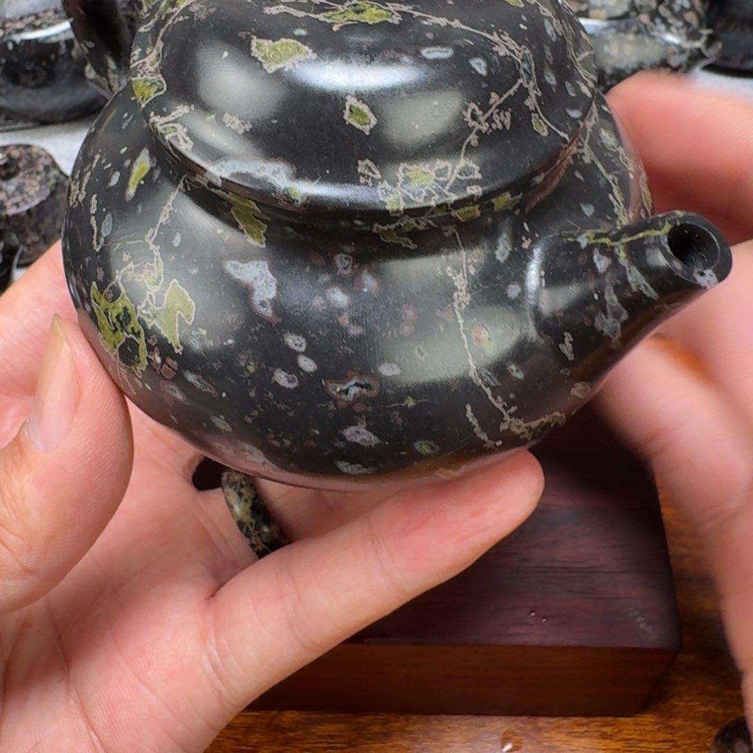 要****动梅花玉精品容天壶