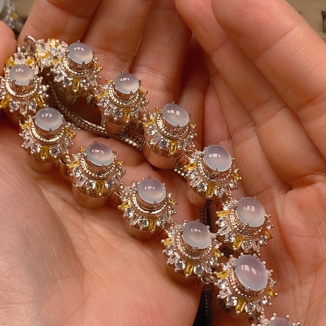 翡翠颈饰未镶嵌翡翠蛋面