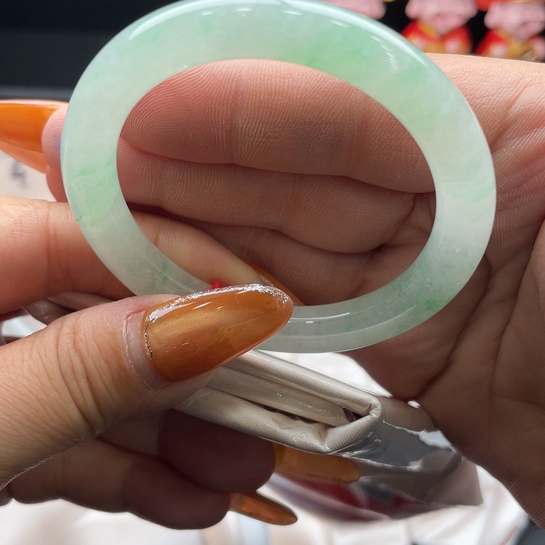 翡翠未镶嵌手镯50.1圆条