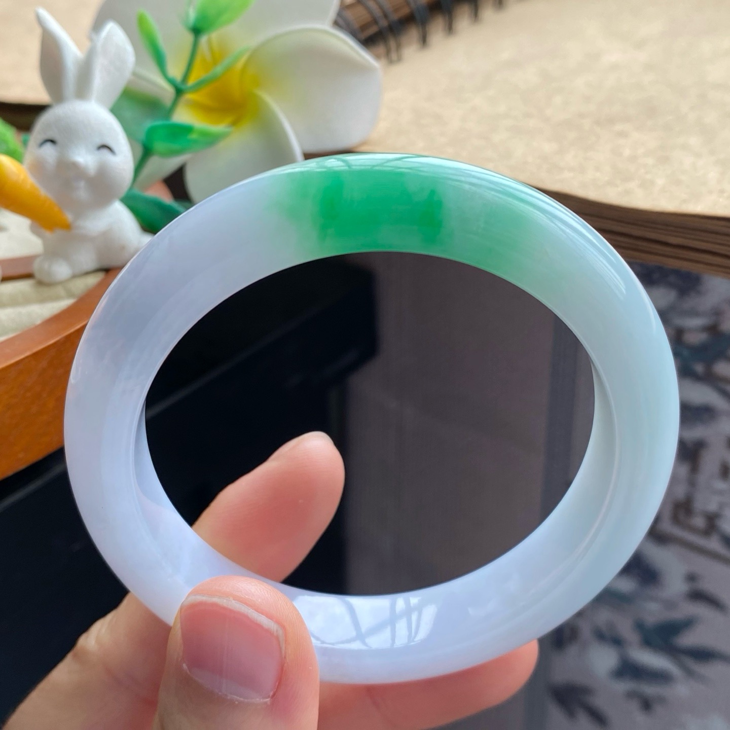 03.07批1566号56.5-12.2-8.9！经典白底青！阳绿色很清新天然翡翠