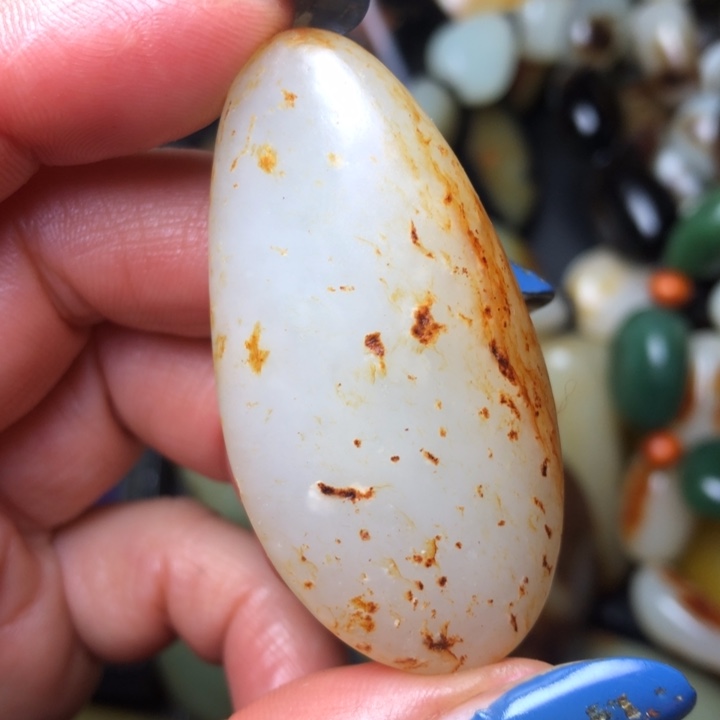 和田玉（翠青玉）未镶嵌珠宝奇石