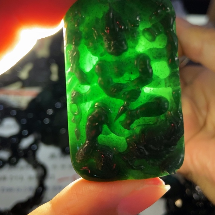 翡翠未镶嵌颈饰墨翠不动