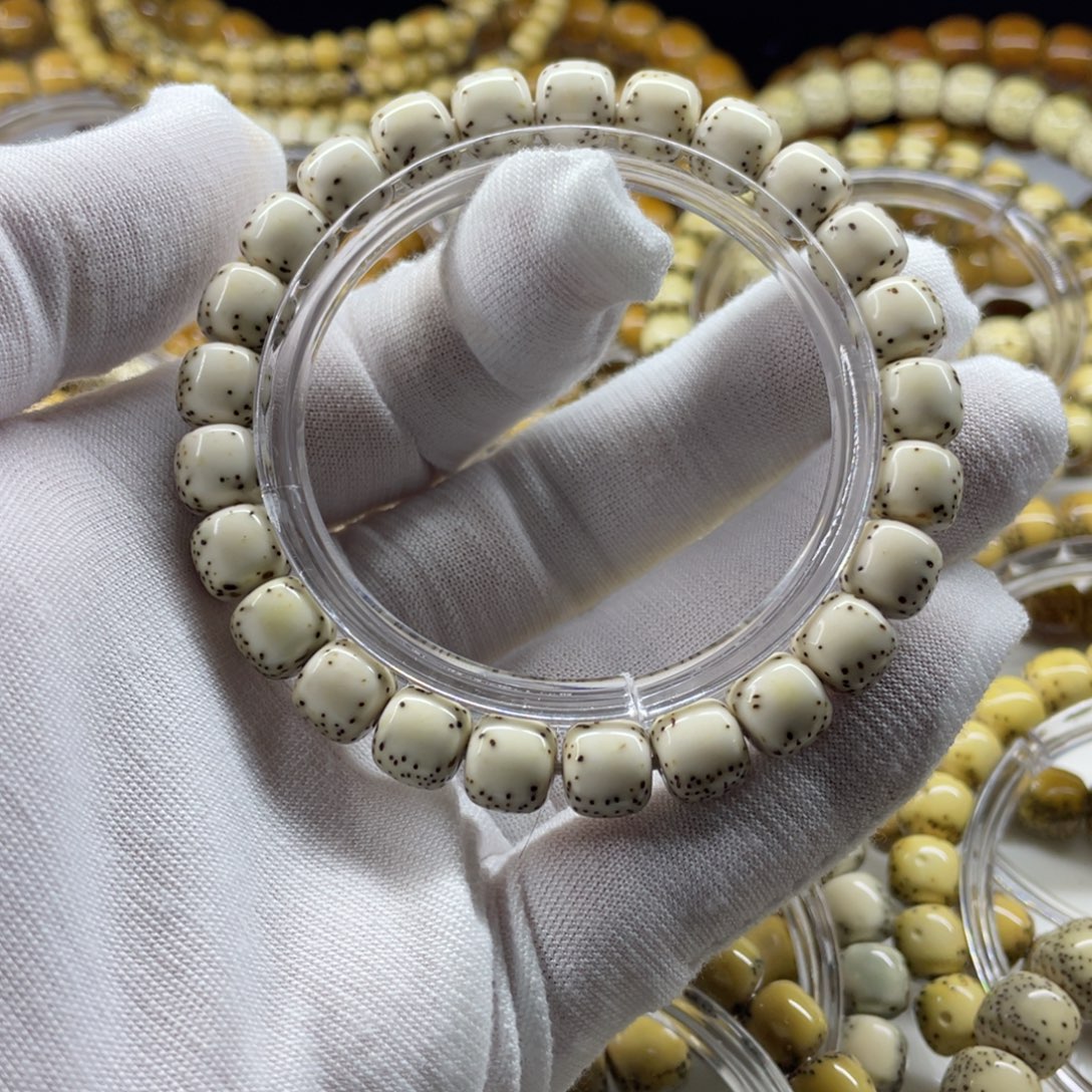 吊坠星月菩提骨瓷9✖️8河豚大留白