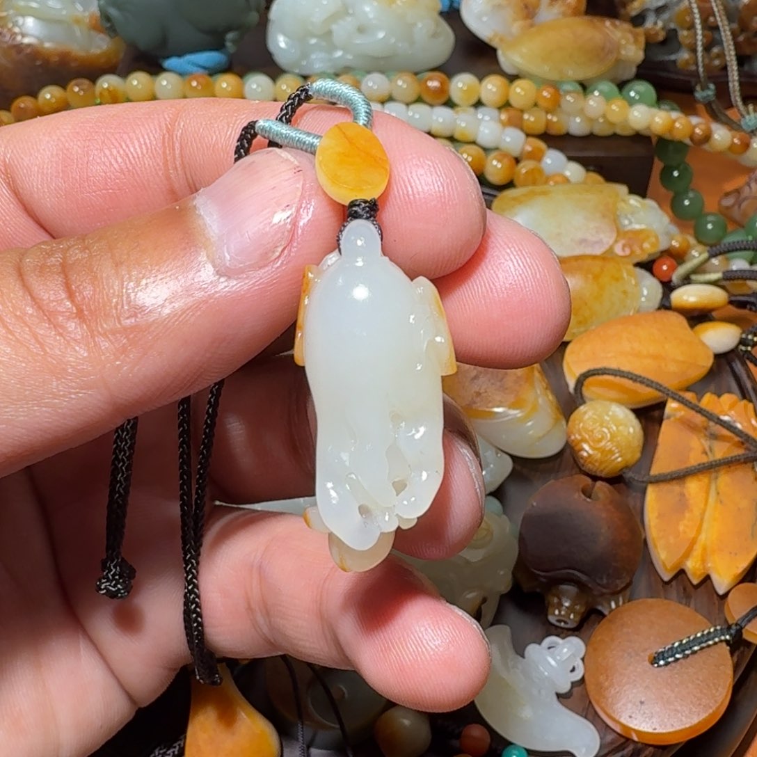 和田玉颈饰未镶嵌