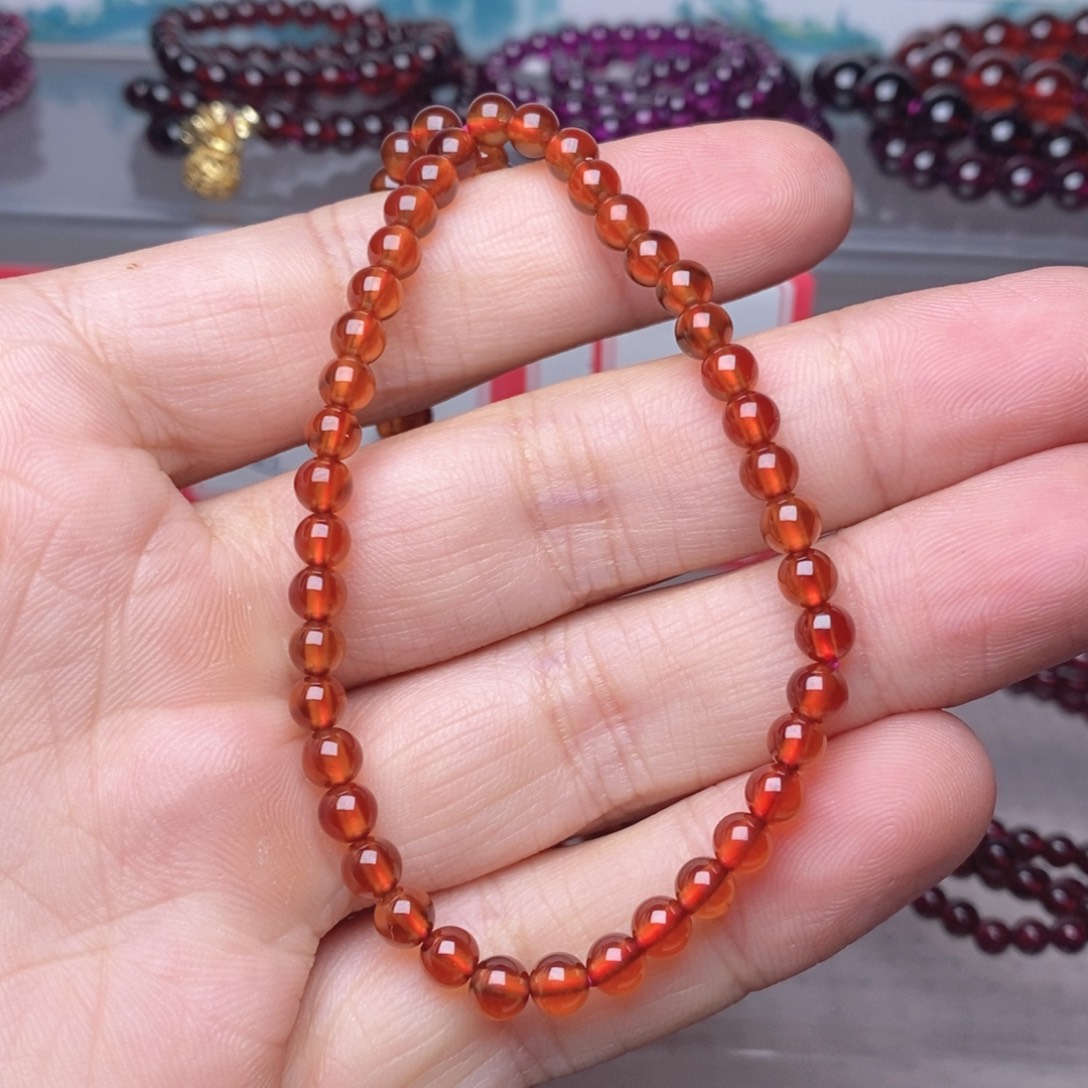 萌****手链未镶嵌石榴石卡4.6单