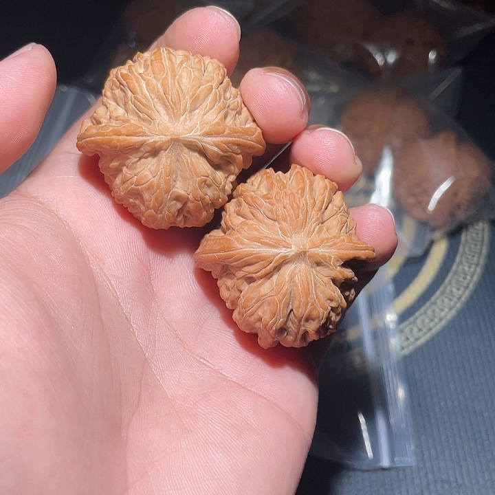 扬***.吊坠文玩核桃40尺寸山地磨盘