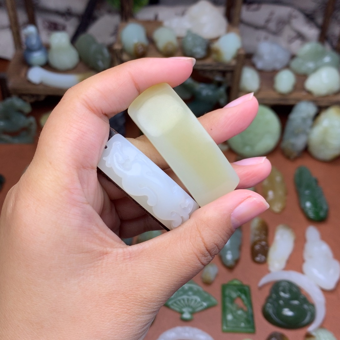 唐***二和田玉未镶嵌挂件