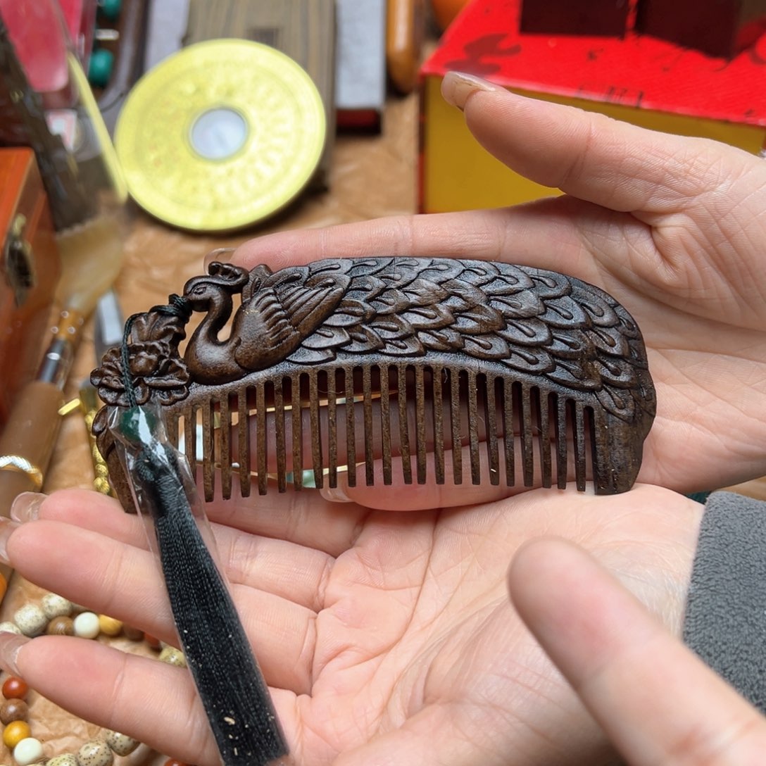 大叶紫檀（黑酸枝木类）