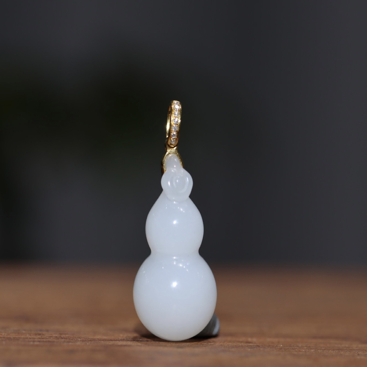 白玉葫芦金镶嵌精美雕刻女士气质百搭挂件颈饰