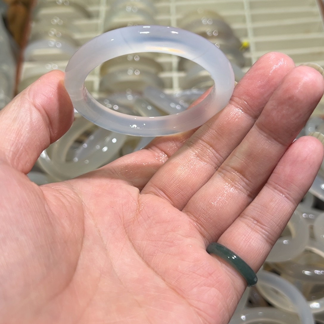 玛瑙/玉髓未镶嵌手镯5253圈有包容3.8