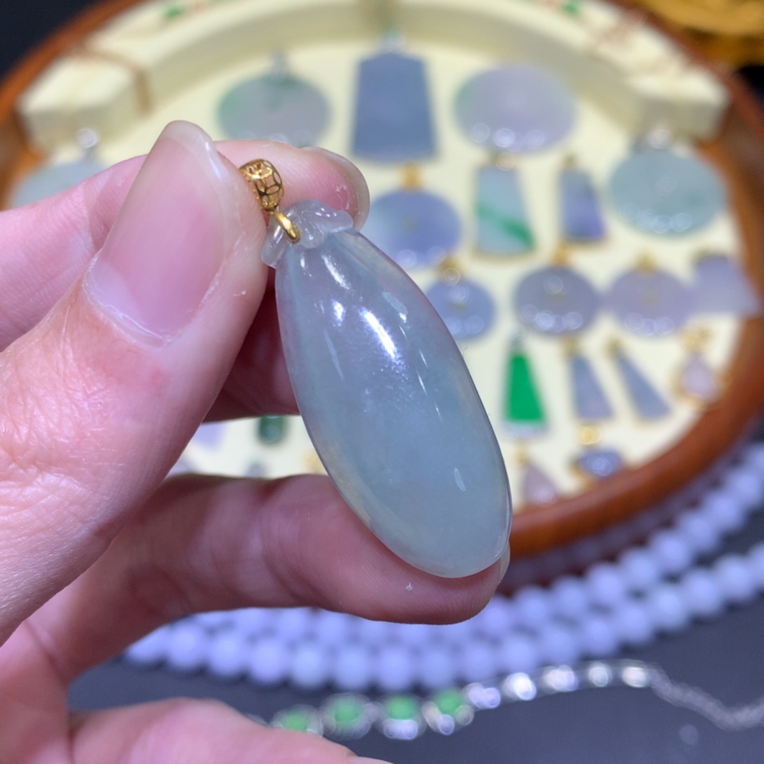 翡翠吊坠(不含链)18K金镶嵌