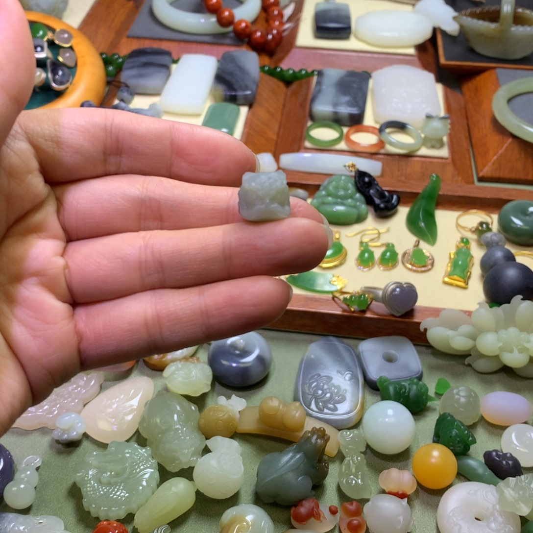 和田玉颈饰未镶嵌