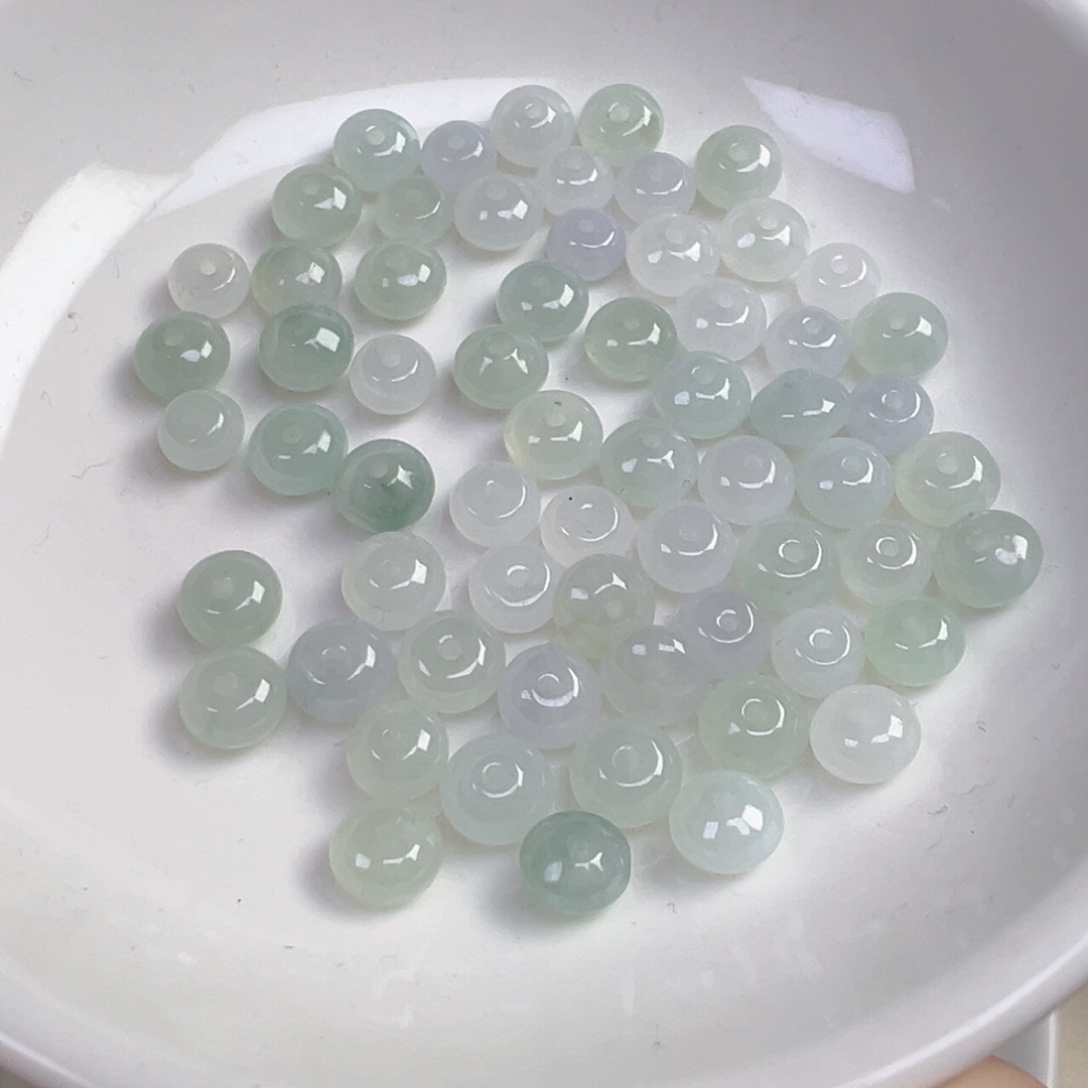 翡翠散珠卡6鼓珠俩颗。可挑