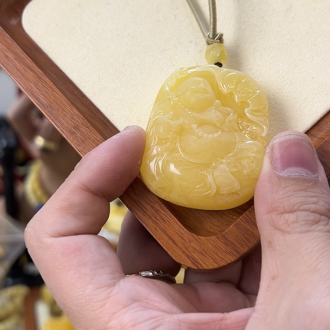 琥珀珠宝奇石未镶嵌