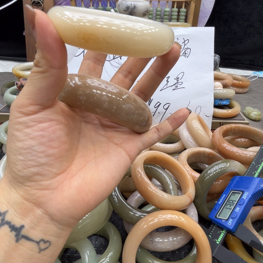 ～***~石英质玉未镶嵌手镯