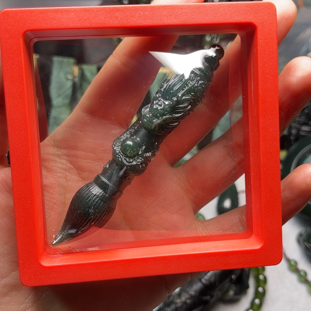 笑***开蛇纹石玉未镶嵌颈饰