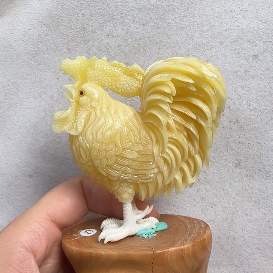 蜜蜡未镶嵌珠宝奇石